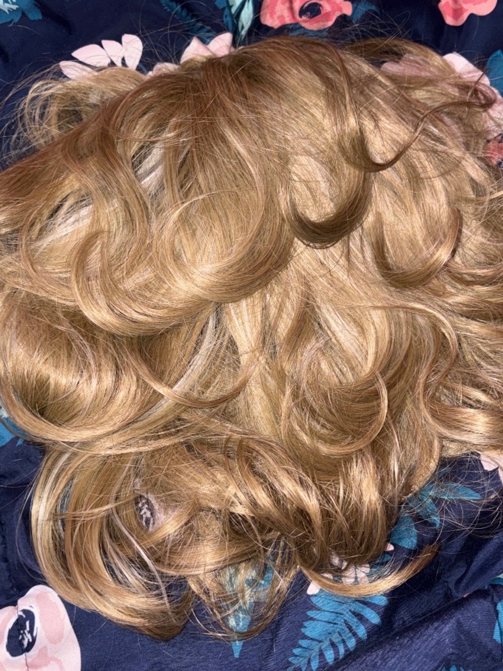Blonde fluffy layered wig with a wavy finish 18 inches